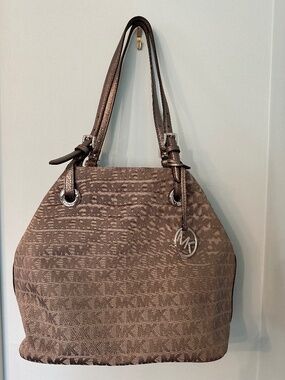 Michael Kors Jet Set Grab Bag Grey Signature Tote
